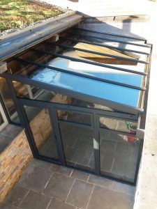 Aluminium conservatory glazed roof for lean-to conservatory installation